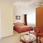 House 3*
