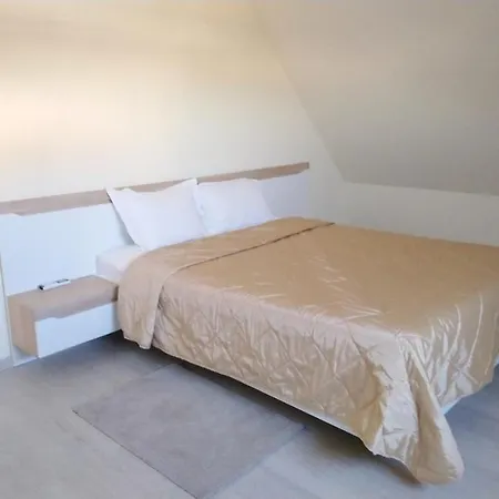Aparthotel House